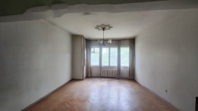 1 quarto Doktorski pametnik, Sofia