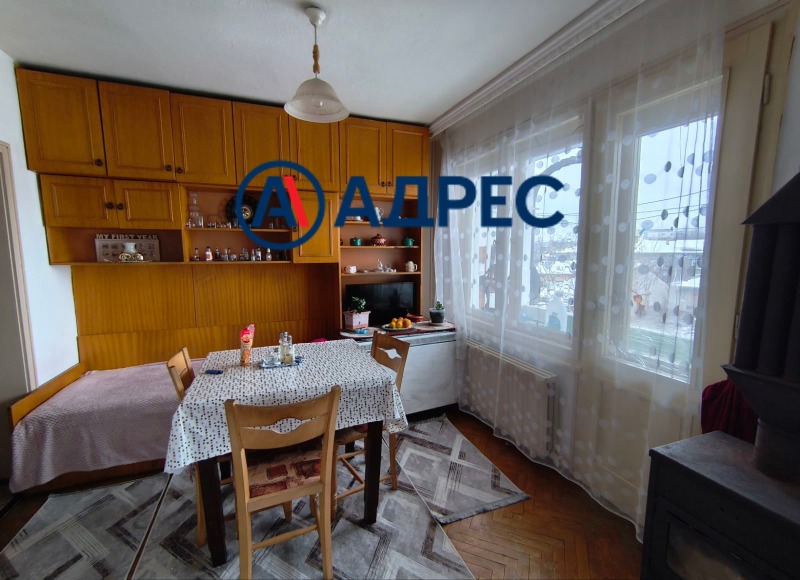 Продава 4-СТАЕН, гр. Севлиево, област Габрово, снимка 2 - Aпартаменти - 49203713