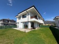 Продава КЪЩА, област Перник, с. Кладница • 550000 € / 1075706.50 лв. • 34782422 3