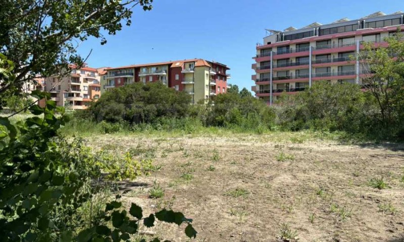 Продава ПАРЦЕЛ в област Бургас, к.к. Слънчев бряг - 1800 кв.м / 700 000 € » 1 369 081.00 лв., СУПРИММО - БУРГАС