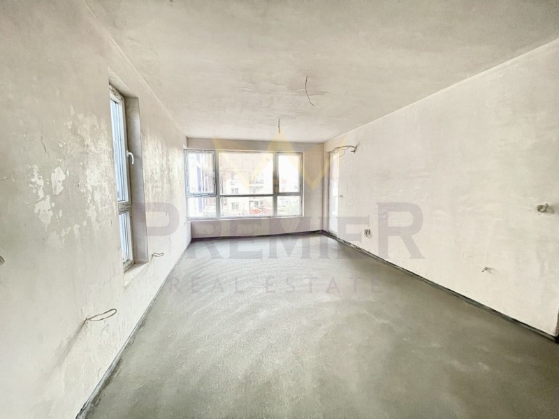 Продава 3-СТАЕН, гр. Варна, Левски 1