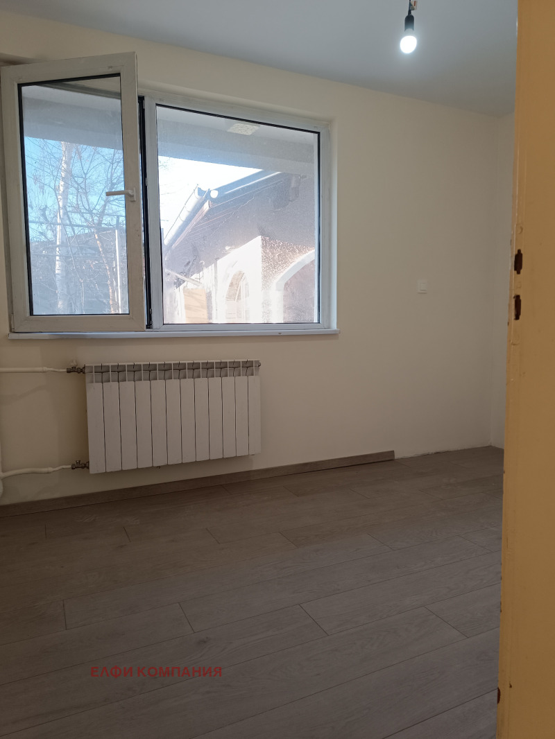 Продава МНОГОСТАЕН, гр. София, Горубляне, снимка 2 - Aпартаменти - 48126974