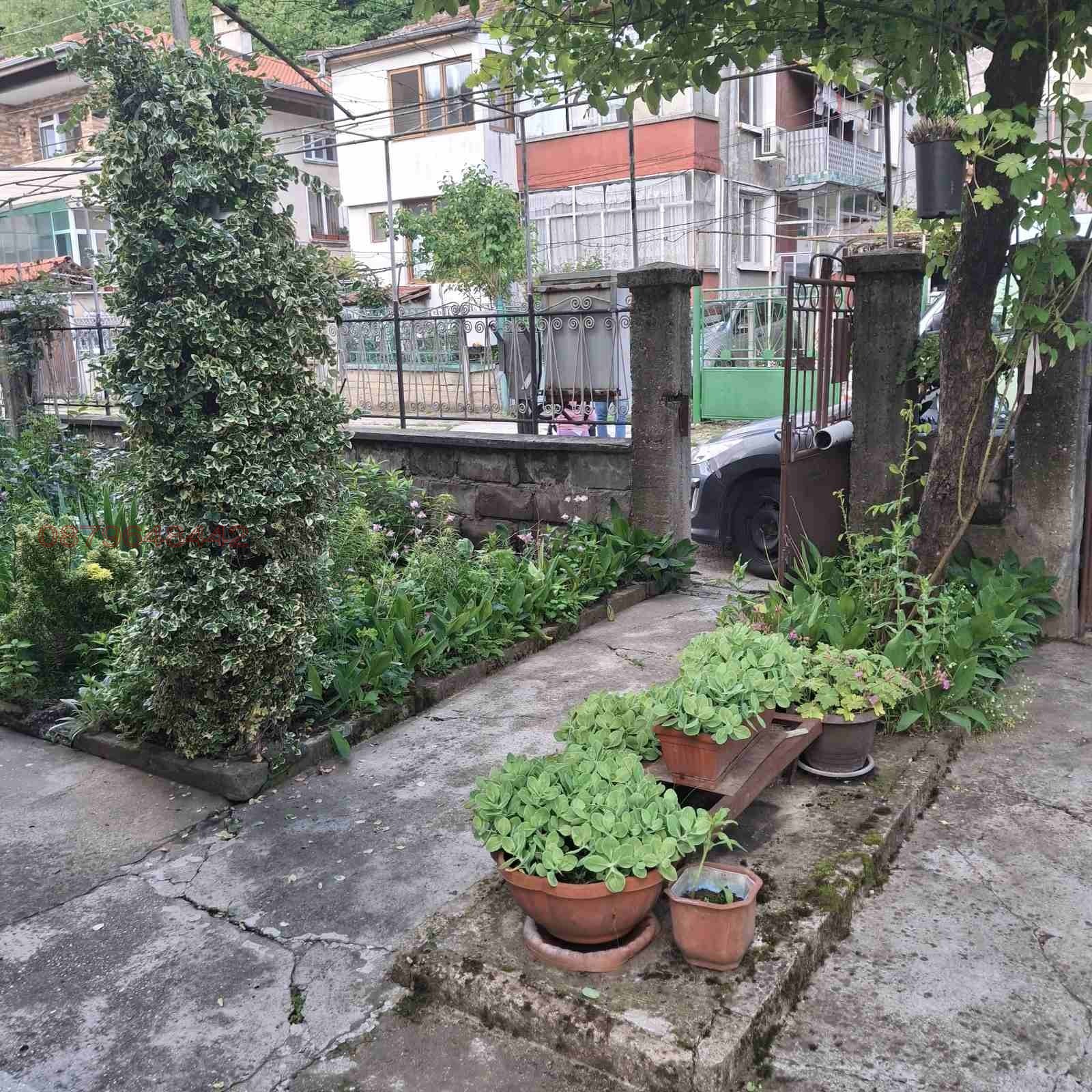 Продава ЕТАЖ ОТ КЪЩА, гр. Троян, област Ловеч, снимка 6 - Етаж от къща - 55244464