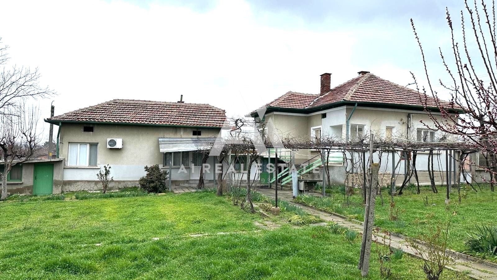 Продава КЪЩА, гр. Гулянци, област Плевен, снимка 2 - Къщи - 55889261
