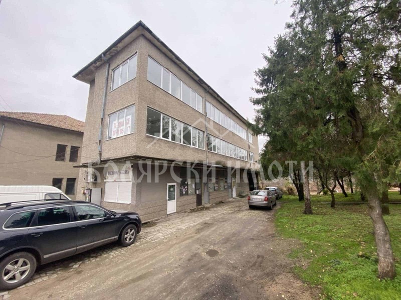 Продава ТЪРГОВСКИ КОМПЛЕКС в област Велико Търново, с. Самоводене - 824 кв.м / 93 000 € » 181 892.19 лв., БОЛЯРСКИ ИМОТИ