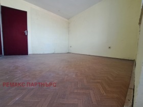 2 slaapkamers Ljatno kino Trakija, Varna 7