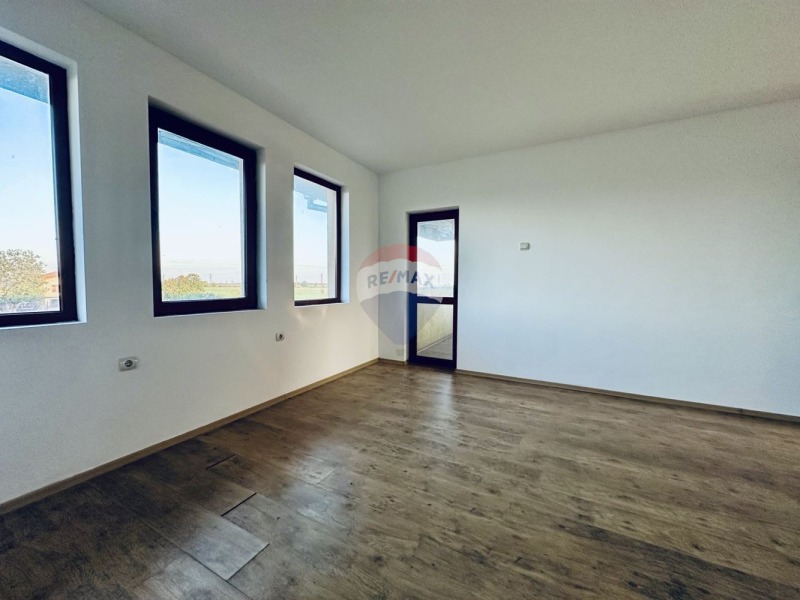 Till salu  Hus region Dobrich , Baltjik , 267 kvm | 72662327 - bild [9]