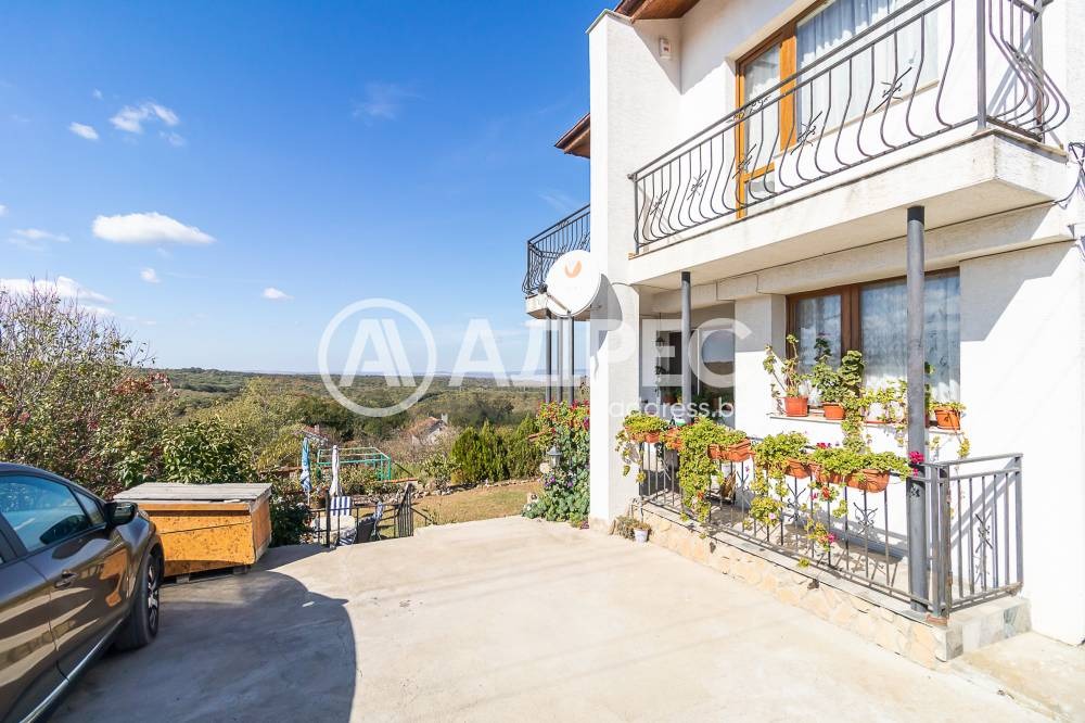 Продава КЪЩА, гр. Варна, м-т Боровец - север