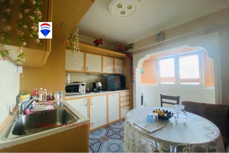 Продава  3-стаен град Шумен , Тракия , 76 кв.м | 99979169 - изображение [4]