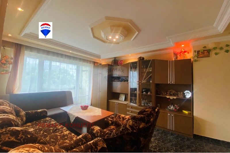Продава  3-стаен град Шумен , Тракия , 76 кв.м | 99979169 - изображение [2]