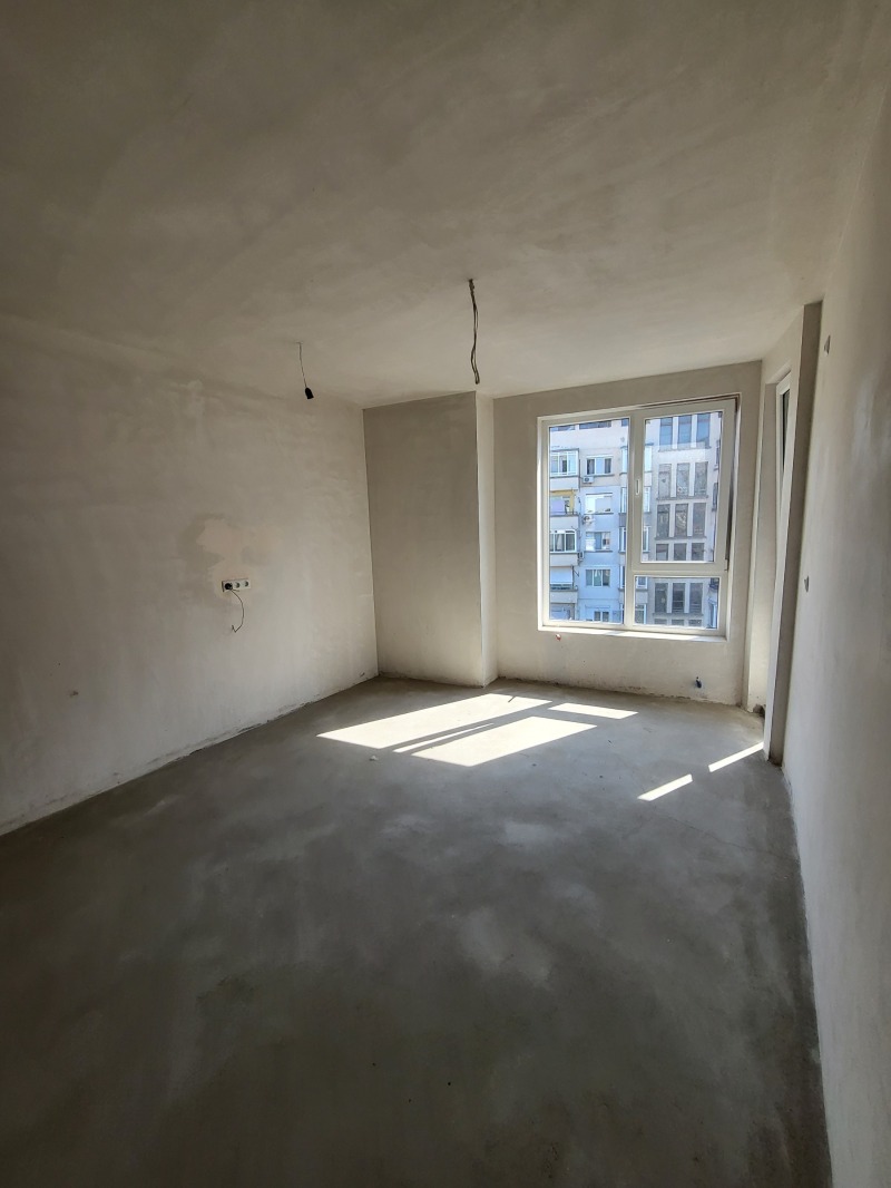 Продава  3-стаен град Плевен , Идеален център , 120 кв.м | 40269565