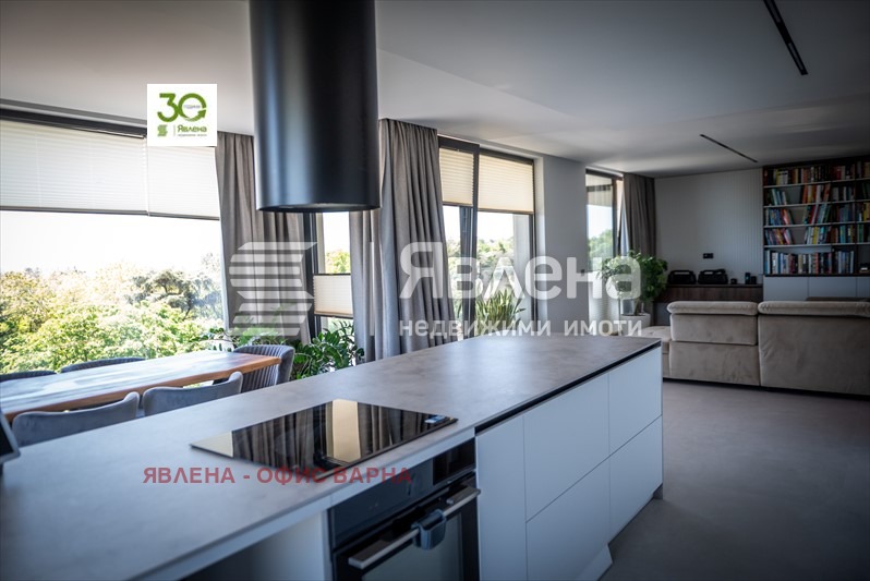 Продава 4-СТАЕН, гр. Варна, к.к. Св.Св. Константин и Елена