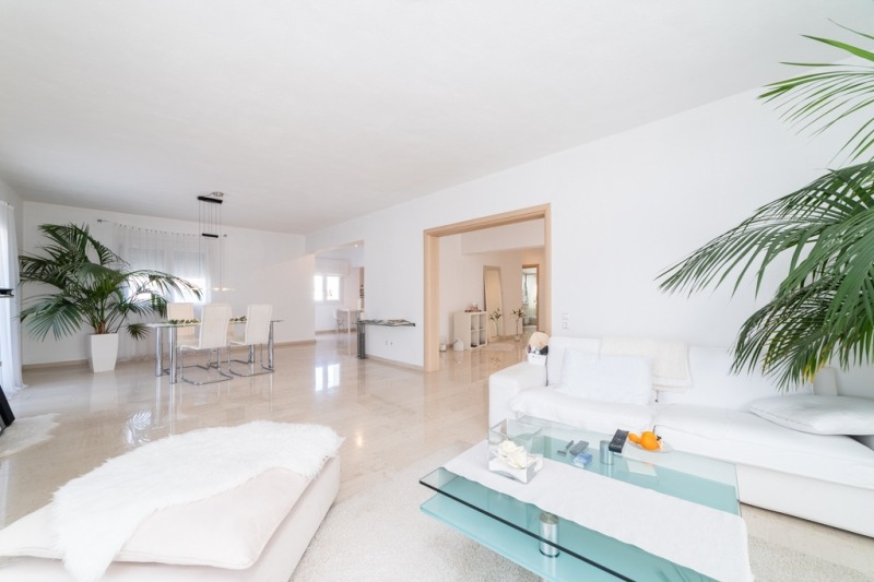 Продава МНОГОСТАЕН, гр. Варна, Център, снимка 10 - Апартаменти - 54367726