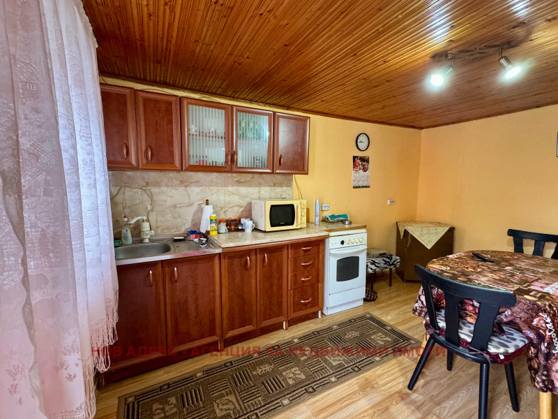 Продава КЪЩА, град Търговище, Малчо Малчев • 140000 лв. / 71580.86 € • 51727850 1