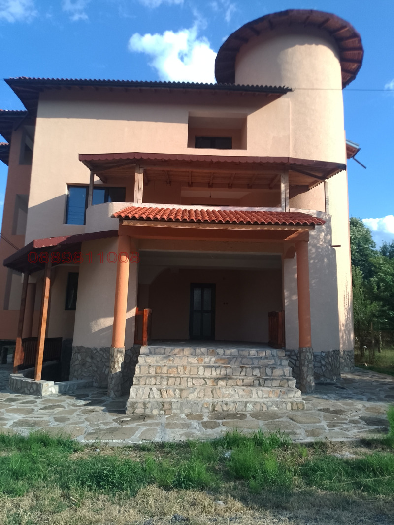 Продава ХОТЕЛ, с. Орешак, област Ловеч, снимка 3 - Хотели - 53500657