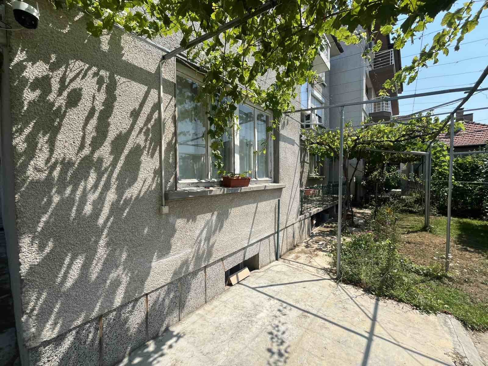 Продава ЕТАЖ ОТ КЪЩА, гр. Казанлък, област Стара Загора, снимка 4 - Етаж от къща - 55314221