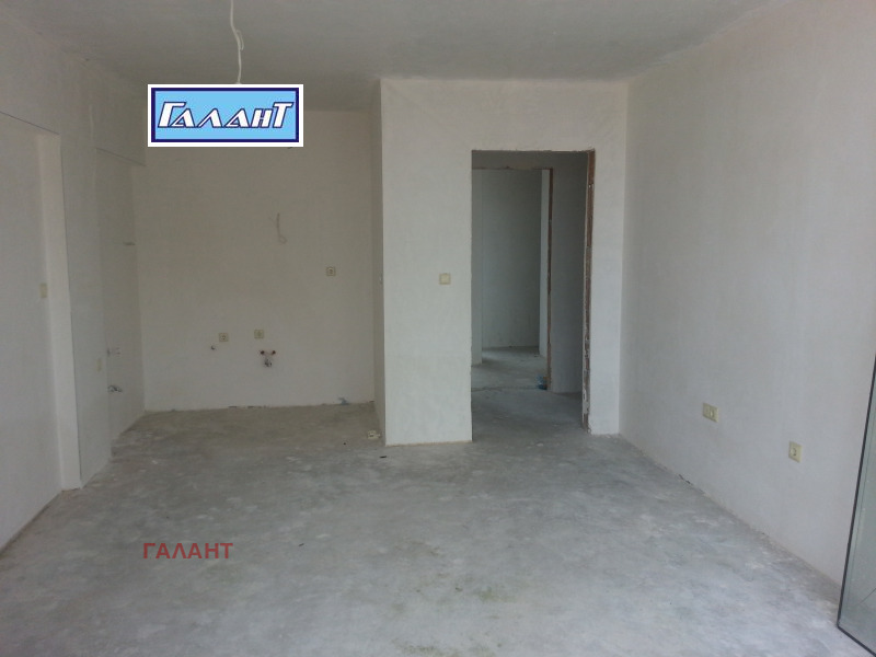 Продава 2-СТАЕН, гр. Варна, Левски 1