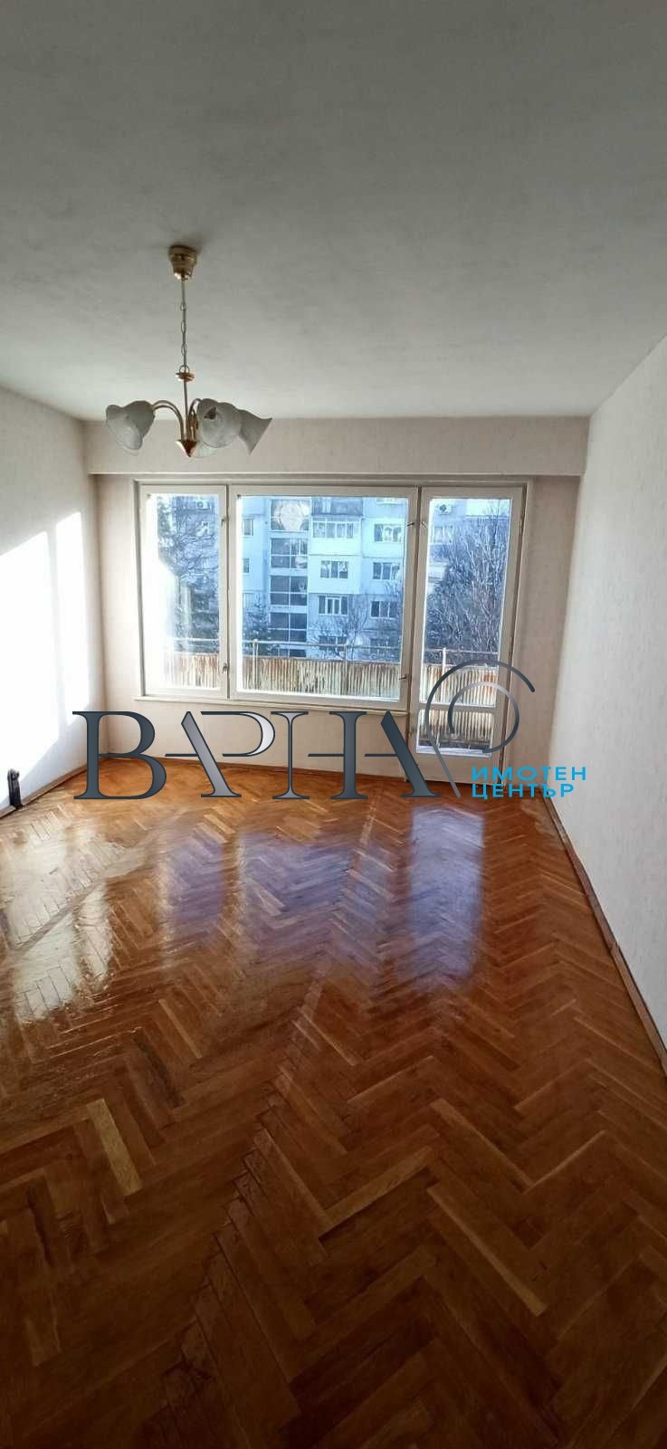 Продава 4-СТАЕН, гр. Варна, Левски 2