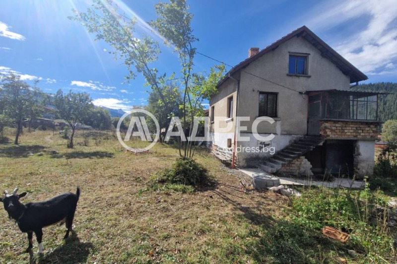 Продава КЪЩА, с. Говедарци, област София област, снимка 10 - Къщи - 52065236