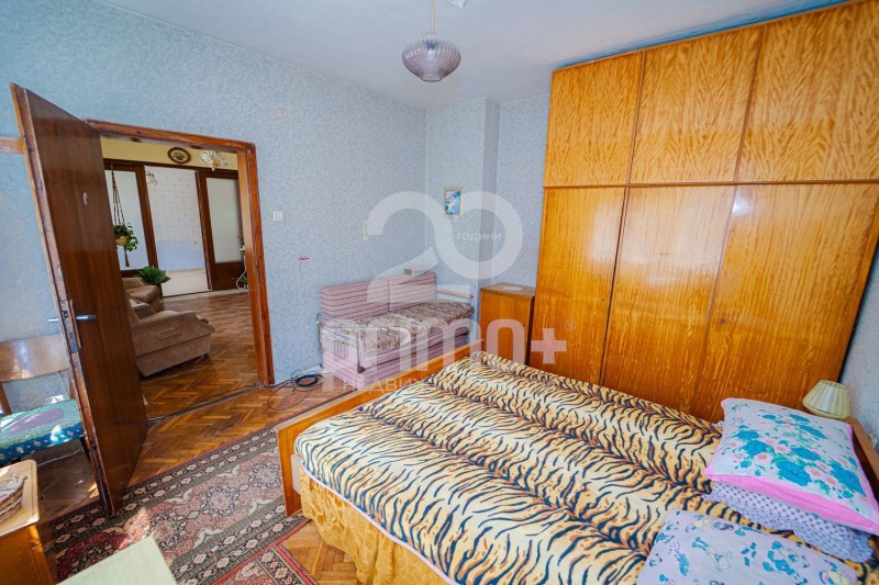 Продава 4-СТАЕН, гр. Велико Търново, Център, снимка 2 - Апартаменти - 52193760