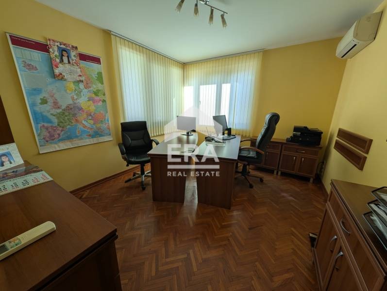 Продава  Офис град Шумен , Център , 89 кв.м | 65791063 - изображение [3]