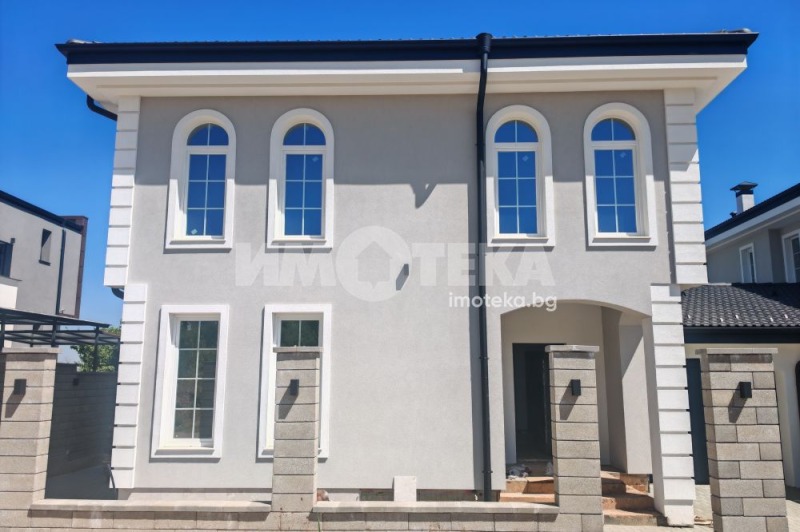 Продава  Къща, област Пловдив, с. Белащица •  365 000 EUR • ID 91110598 — holmes.bg - [1] 