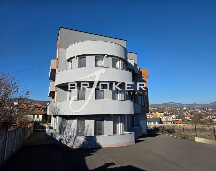 Продава 4-СТАЕН, гр. Кърджали, Резбарци, снимка 2 - Апартаменти - 52934405