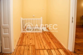 3+ camere da letto Tsentar, Sofia 10