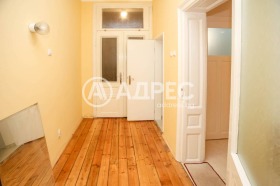 3+ camere da letto Tsentar, Sofia 8