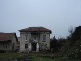Продажба на имоти в с. Петърница, област Плевен - изображение 1 