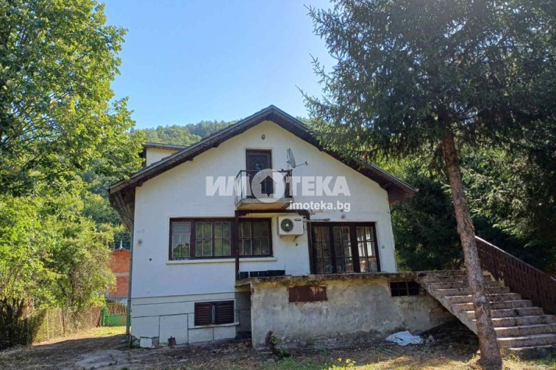 Продава КЪЩА, с. Лъга, област София област, снимка 13 - Къщи - 48008522