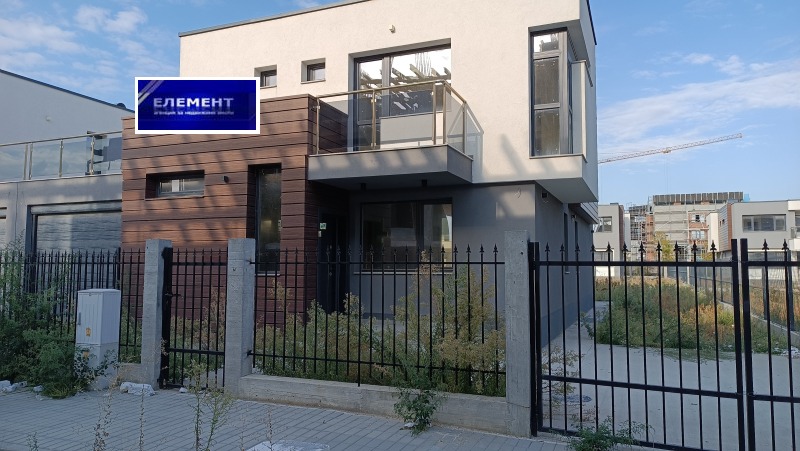 Продава КЪЩА, гр. Пловдив, Остромила