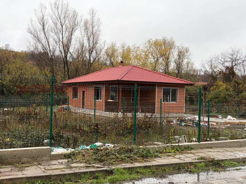 Продава КЪЩА, с. Лесидрен, област Ловеч