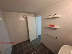 Comercio Meditsinska akademiya, Sofia 8