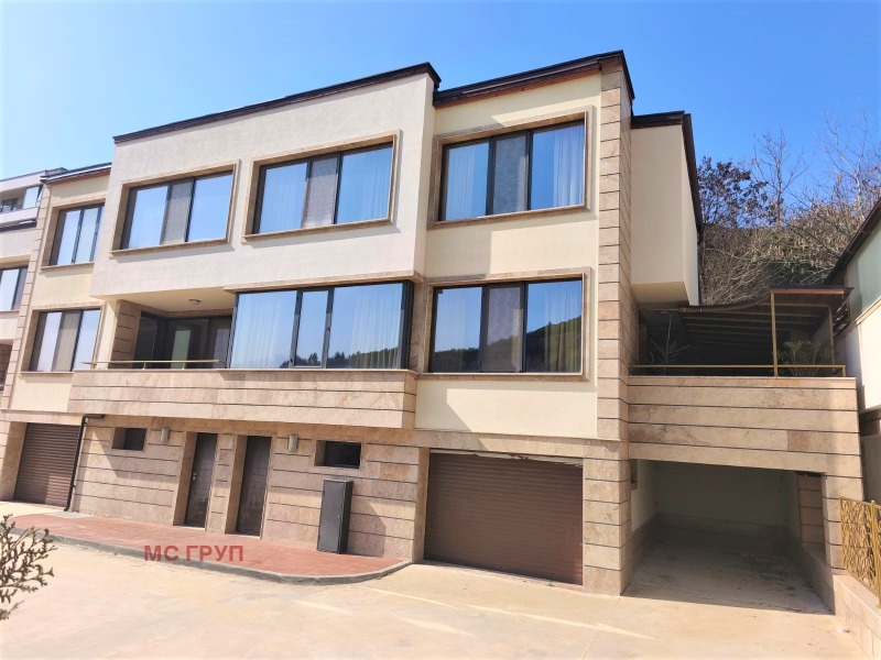 Продава КЪЩА в област Благоевград, гр. Сандански - 220 кв.м / 339 000 € » 663 026.37 лв., МС ГРУП