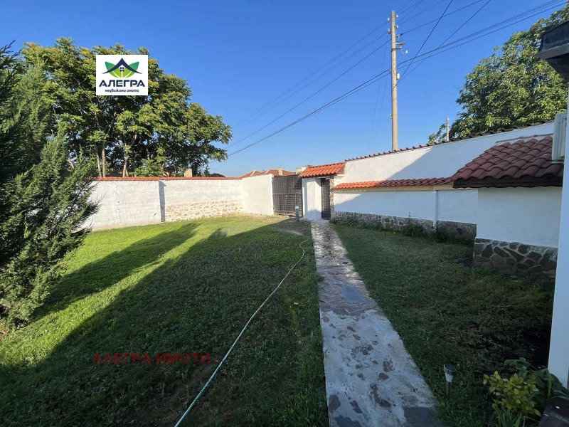 En venta  Casa región Pazardzhik , Kalugerovo , 200 metros cuadrados | 77083712 - imagen [9]