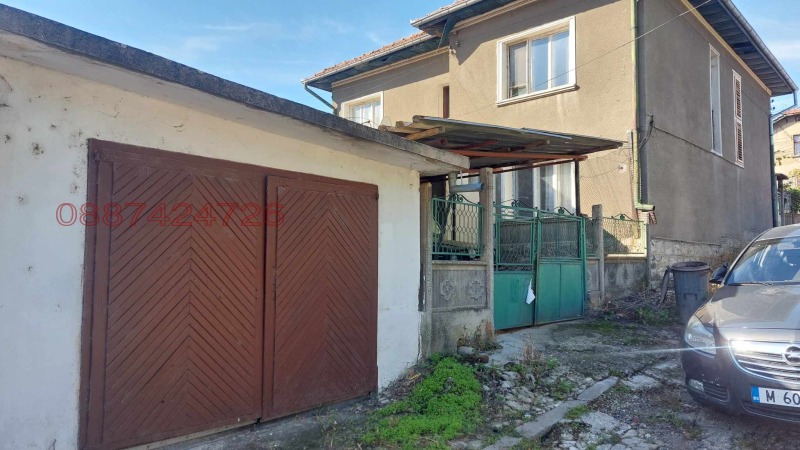 Продава КЪЩА, гр. Лом, област Монтана