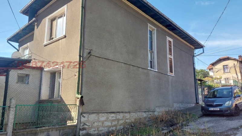 Продава КЪЩА, гр. Лом, област Монтана, снимка 2 - Къщи - 52786091