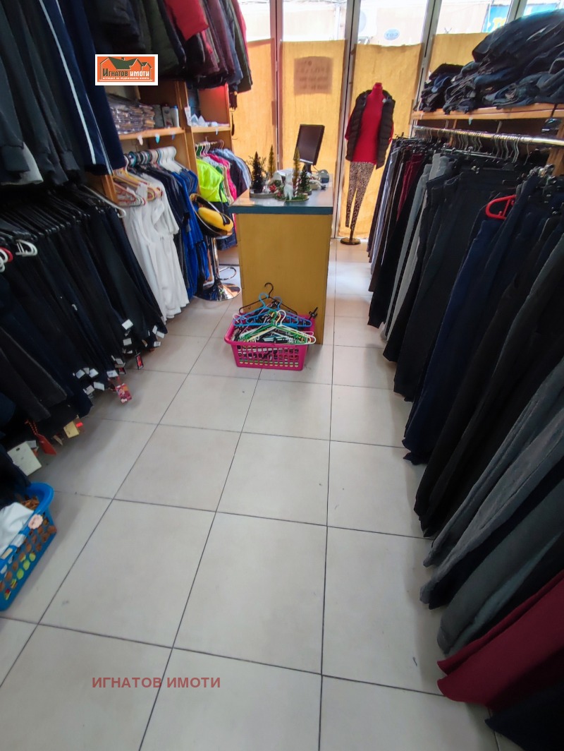 Продава  Магазин град Пазарджик , Идеален център , 71 кв.м | 53689571