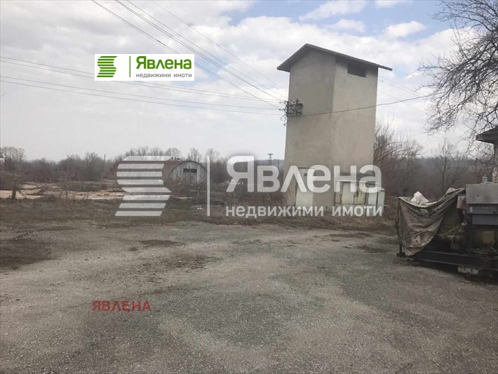 Продава ПРОМ. ПОМЕЩЕНИЕ, с. Боровци, област Монтана, снимка 2 - Производствени сгради - 53626423