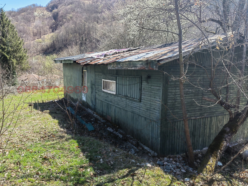 Продава ПАРЦЕЛ в област Ловеч, с. Черни Вит - 40 кв.м / 1 000 € » 1 955.83 лв.
