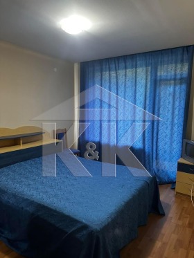 1 soverom k.k. Zlatni pjasatsi, Varna