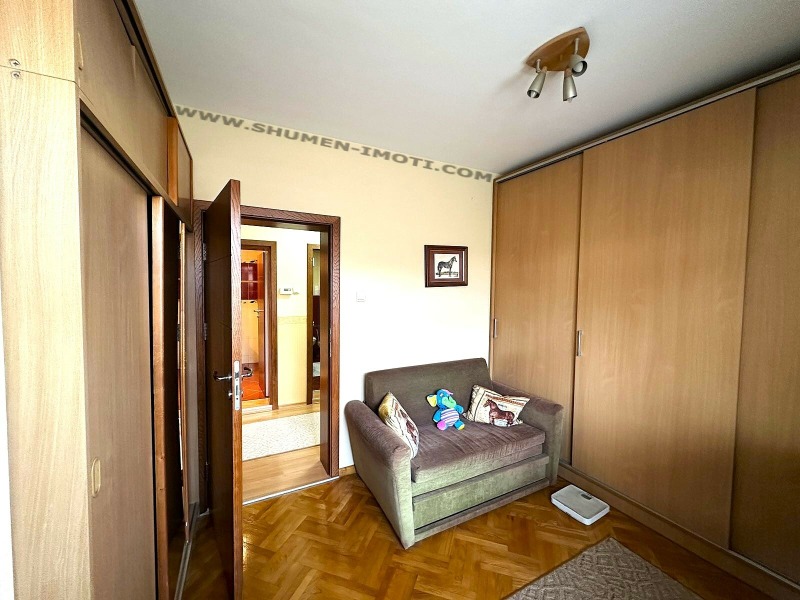 Продава 3-СТАЕН, гр. Шумен, Пожарната, снимка 3 - Апартаменти - 52802943