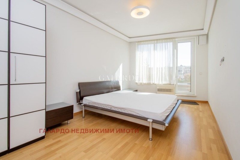 Te koop  3 slaapkamers Sofia , Tsentar , 240 m² | 38235798 - afbeelding [11]