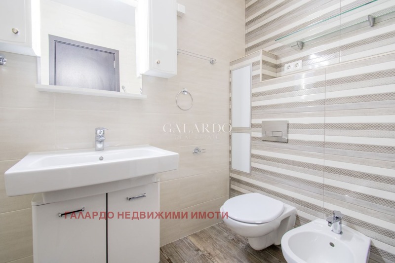 Te koop  3 slaapkamers Sofia , Tsentar , 240 m² | 38235798 - afbeelding [16]
