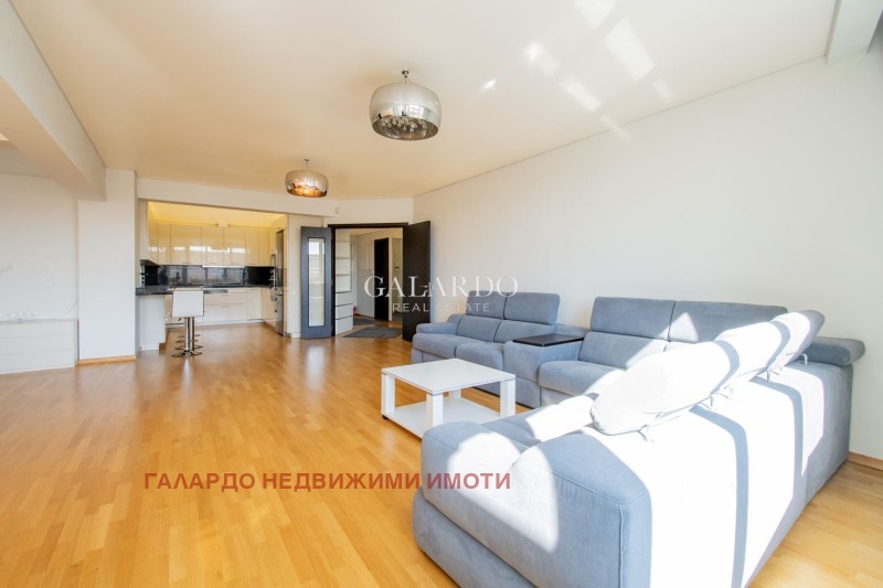 Te koop  3 slaapkamers Sofia , Tsentar , 240 m² | 38235798