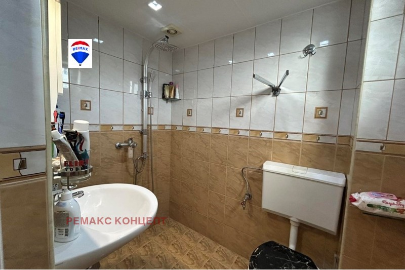 Продава  3-стаен град Шумен , Гривица , 103 кв.м | 84693040 - изображение [16]