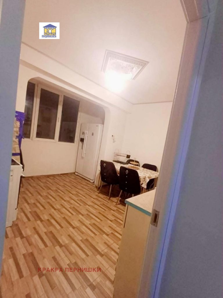 Продава 3-СТАЕН, гр. Радомир, област Перник, снимка 2 - Апартаменти - 54225461