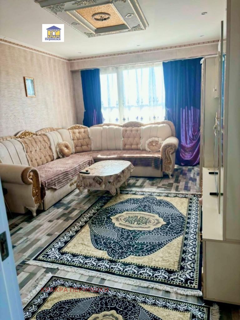 Продава 3-СТАЕН, гр. Радомир, област Перник