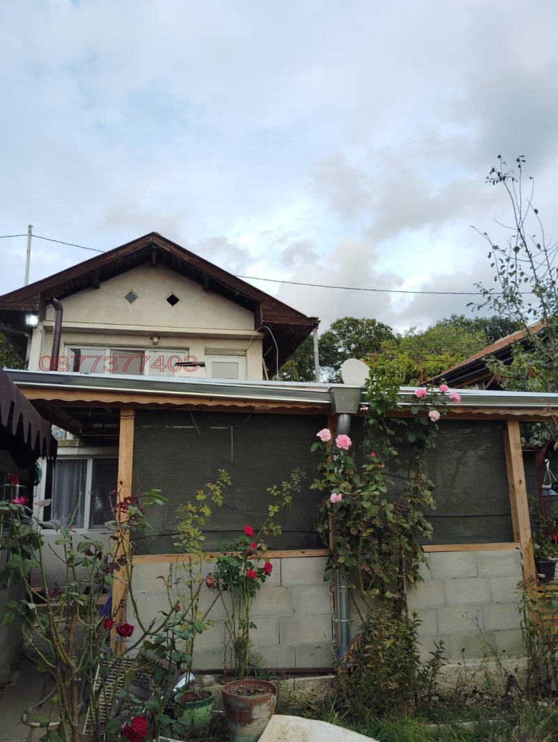 Продава КЪЩА, град Варна, м-т Боровец - юг • 105000 € / 205362.15 лв. • 25173216 1